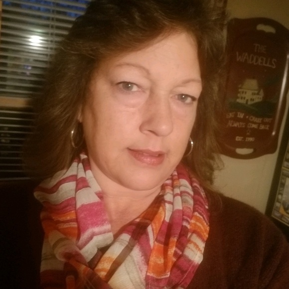 Meet your Posher, Shannon - Picture 1 of 1